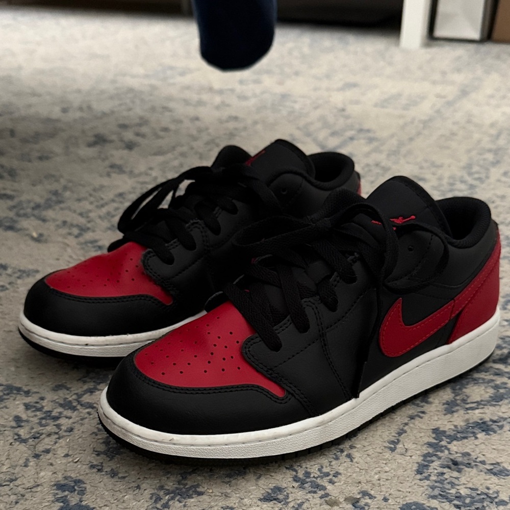 Nike Kids Black and Red Air Jordan Low Top Sneakers like new - Picture 7 of 7